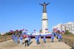 В Чебоксарах День государственного флага отметили флешмобом с участием Дениса Майданова В Чебоксарах День государственного флага отметили флешмобом с участием Дениса Майданова